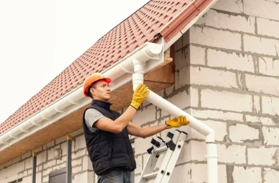 Pose et remplacement de gouttières à Firfol
